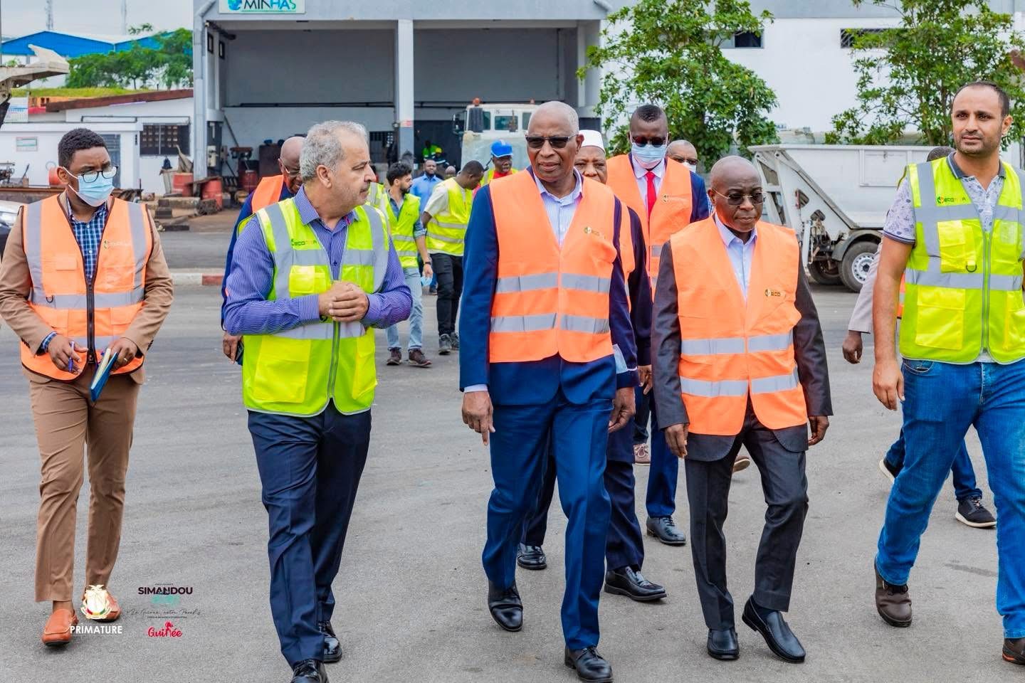 Le PM Bah Oury sur le site de gestion des déchets d’Abidjan